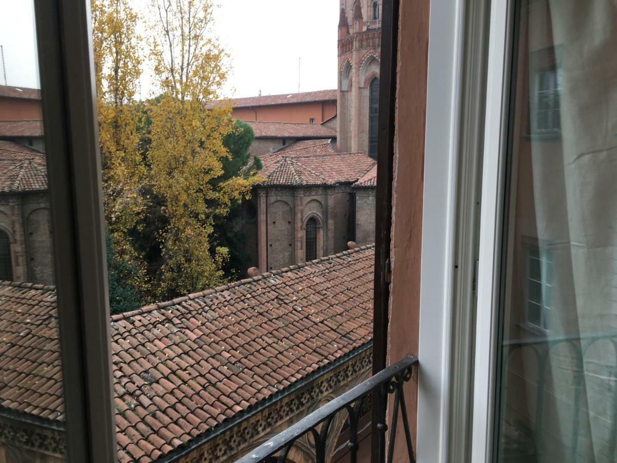 Visione Strada Maggiore 62 Bologna Bagian luar foto