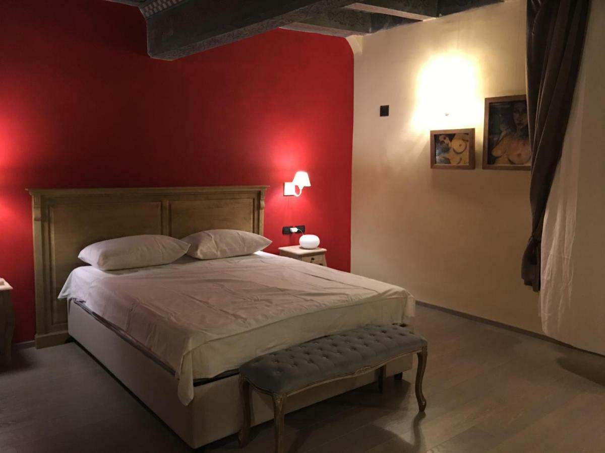 Visione Strada Maggiore 62 Bologna Bagian luar foto
